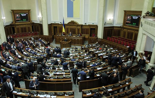 Рада может принять нелегитимное решение комитета: документ уже раздали депутатам Рада может принять нелегитимное решение комитета: документ уже раздали депутатам