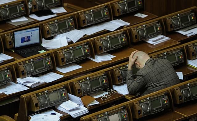 Рада не взялась рассматривать скандальное решение антикоррупционного комитета Рада не взялась рассматривать скандальное решение антикоррупционного комитета