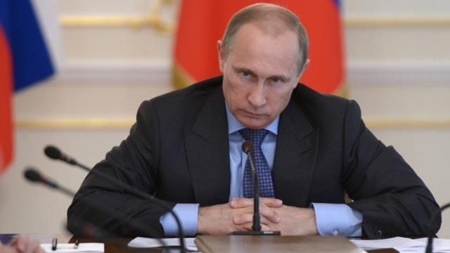 Путин собрал закрытое совещание относительно санкций Украины, наложенных на банки РФ Путин собрал закрытое совещание относительно санкций Украины, наложенных на банки РФ