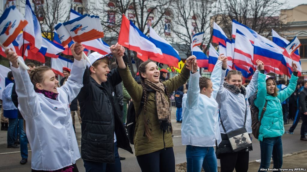 Як окупанти святкували з терористами анексію Криму: опубіліковані фото