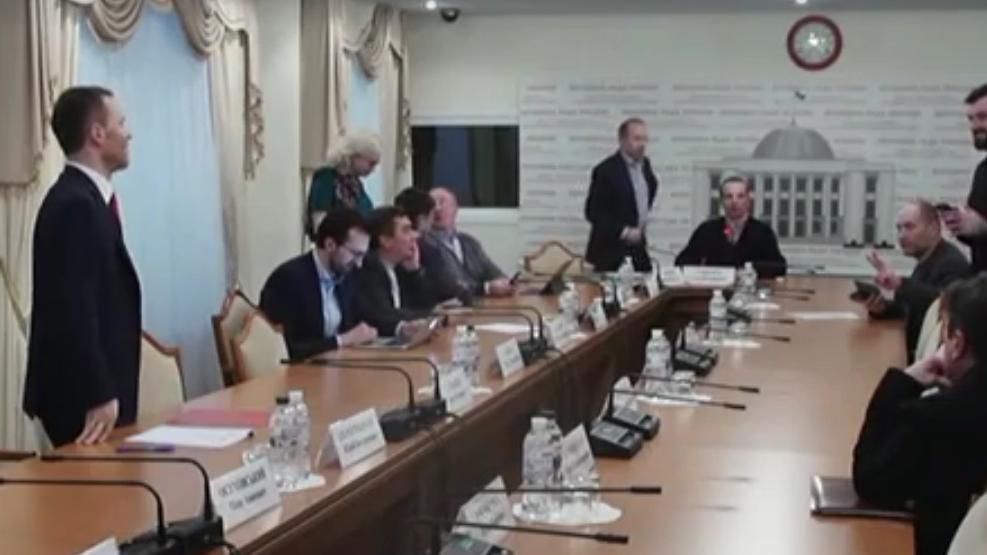 БПП и "Народный фронт" сорвали заседание Антикоррупционного комитета БПП и "Народный фронт" сорвали заседание Антикоррупционного комитета