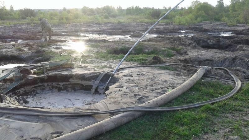 На Рівненщині бурштинокопачі стріляли в поліцейського