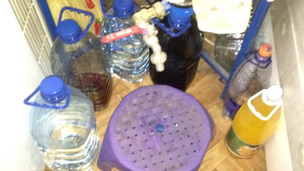 У зоні АТО знайшли велику партію підробленого алкоголю: фото У зоні АТО знайшли велику партію підробленого алкоголю: фото