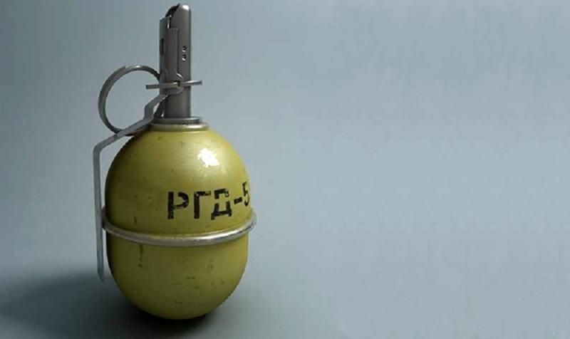 В Харкові в аптеку кинули гранату В Харкові в аптеку кинули гранату