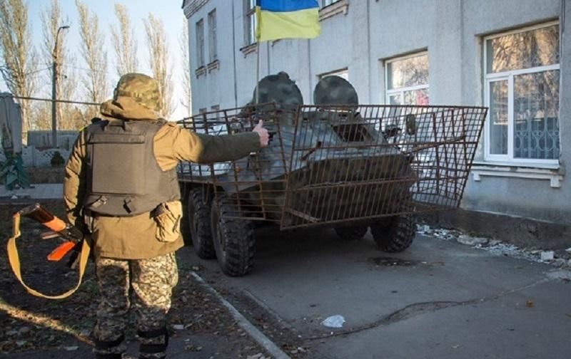 Житель Счастья наехал на военного и спровоцировал стрельбу