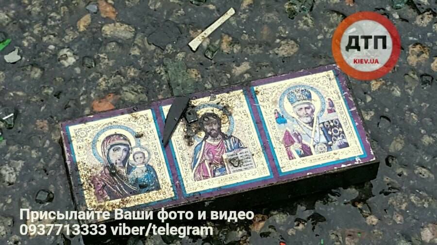 Під Києвом трапилося смертельна ДТП: опублікували фото (18+) Під Києвом трапилося смертельна ДТП: опублікували фото (18+)