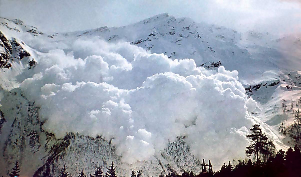 Надзвичайники попередили про небезпеку в горах Надзвичайники попередили про небезпеку в горах