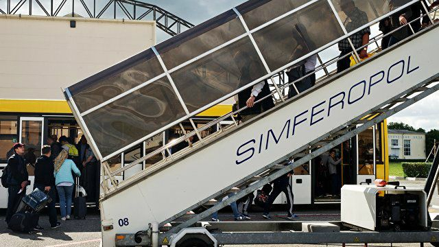 В аннексированный Крым снова приехали политики из Европы. РосСМИ говорят, что и украинские