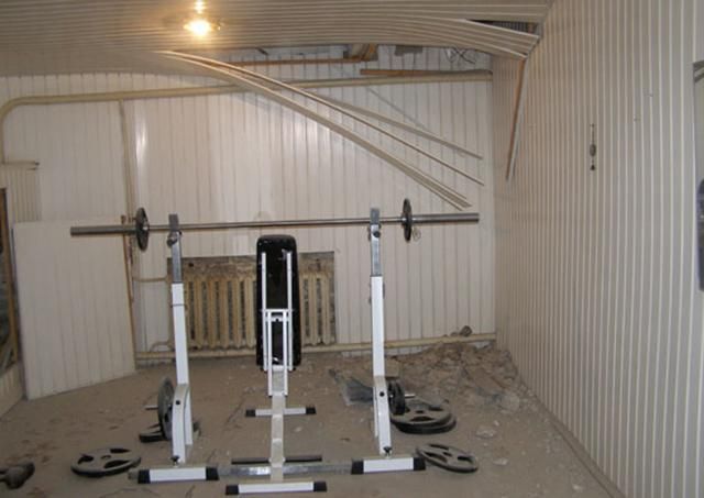 Злоумышленники обстреляли из гранатомета помещение полиции Ровно Злоумышленники обстреляли из гранатомета помещение полиции Ровно