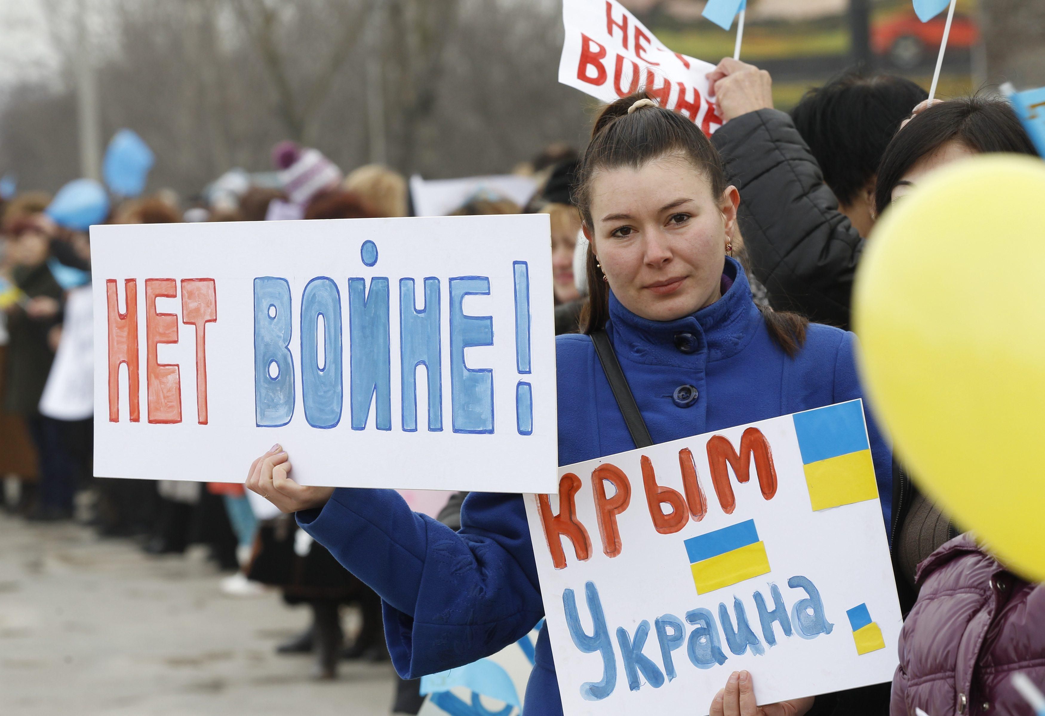 Политолог объяснил, зачем Россия "возит" европейцев в аннексированный Крым