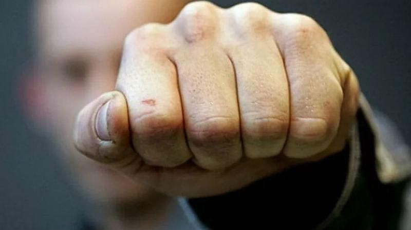 Шокуючий випадок. Пасажир до смерті забив винуватця аварії Шокуючий випадок. Пасажир до смерті забив винуватця аварії