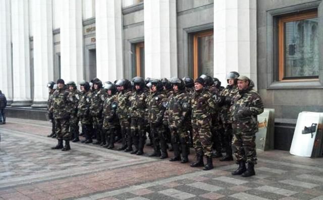 Урядовий квартал, Раду і метро охоронятимуть чимало силовиків Урядовий квартал, Раду і метро охоронятимуть чимало силовиків
