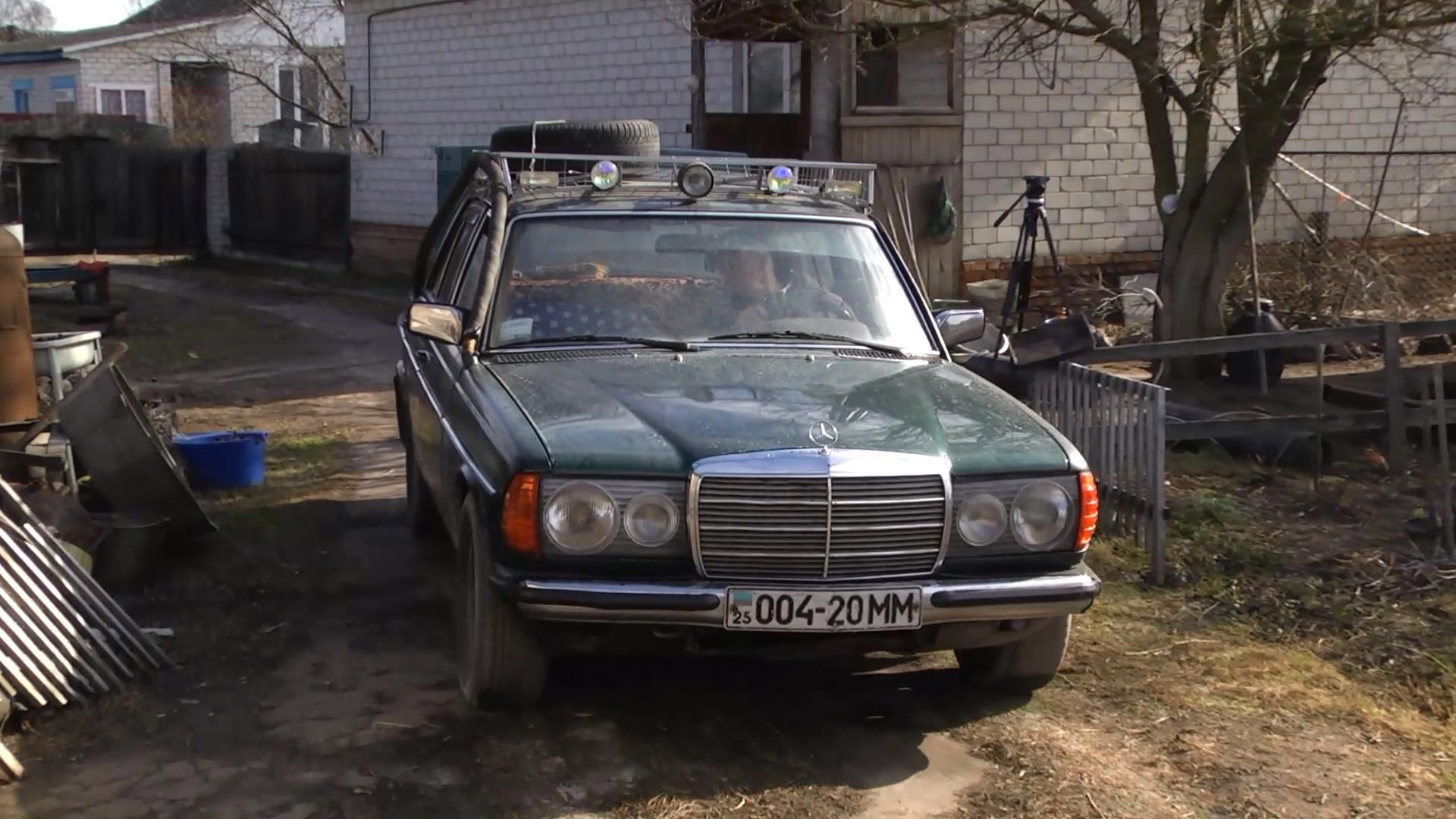 Мешканець Чернігівщини створив Mercedes на дровах