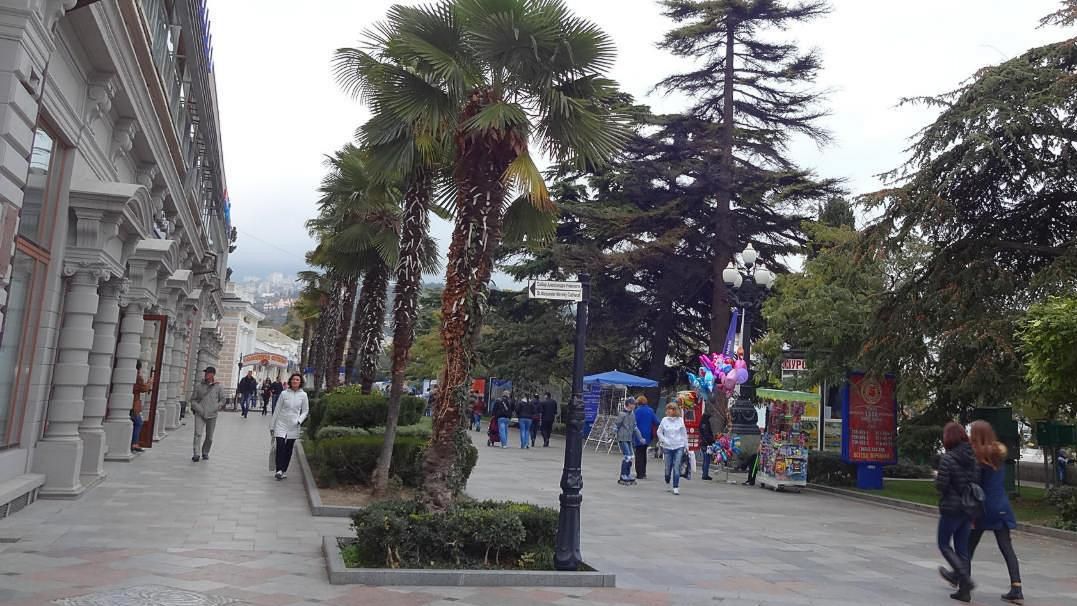 Російські окупанти вразили жителів Ялти "подарунком", – соцмережі Російські окупанти вразили жителів Ялти "подарунком", – соцмережі