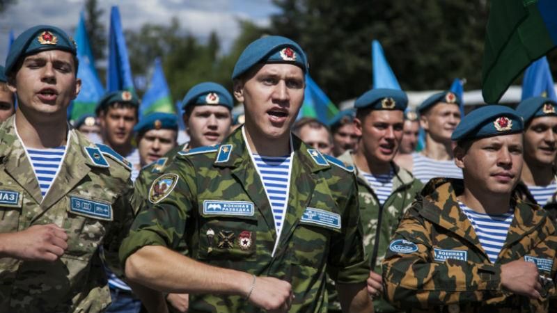 Російські десантники висадилися на узбережжя Криму Російські десантники висадилися на узбережжя Криму