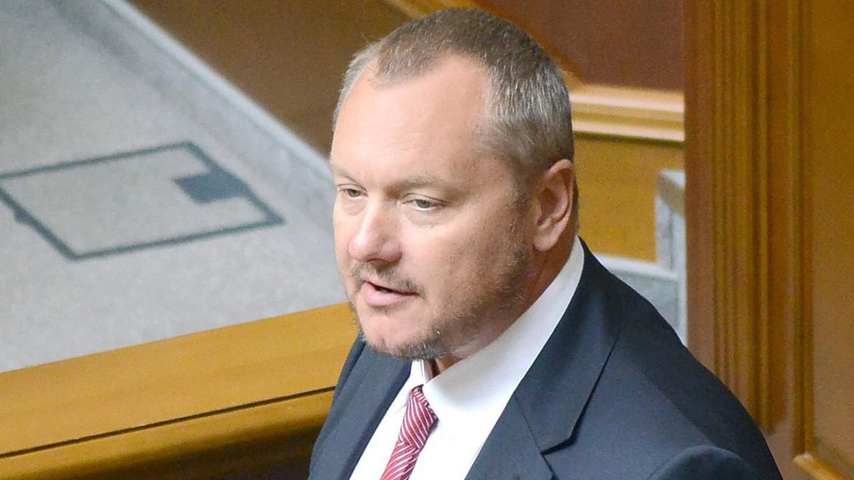 Артеменко оприлюднив деталі щодо своїх паспортів і громадянств Артеменко оприлюднив деталі щодо своїх паспортів і громадянств