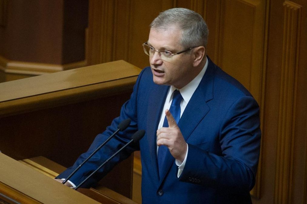 Должны ли нардепы говорить исключительно на украинском?