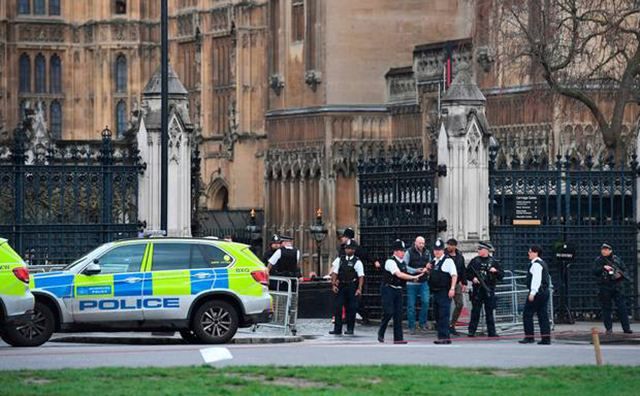 Перестрелка вспыхнула возле парламента Великобритании: есть раненые