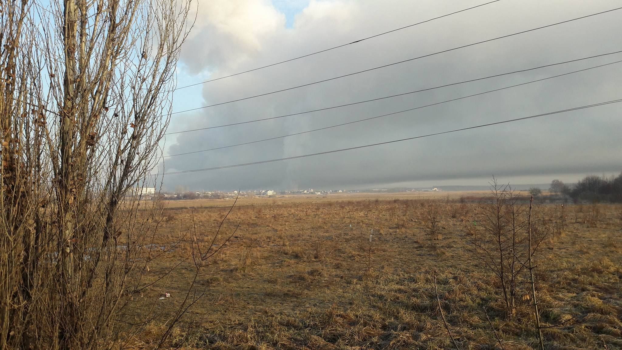В’їзд у Балаклію перекрила поліція, людей з міста евакуюють автобусами В’їзд у Балаклію перекрила поліція, людей з міста евакуюють автобусами