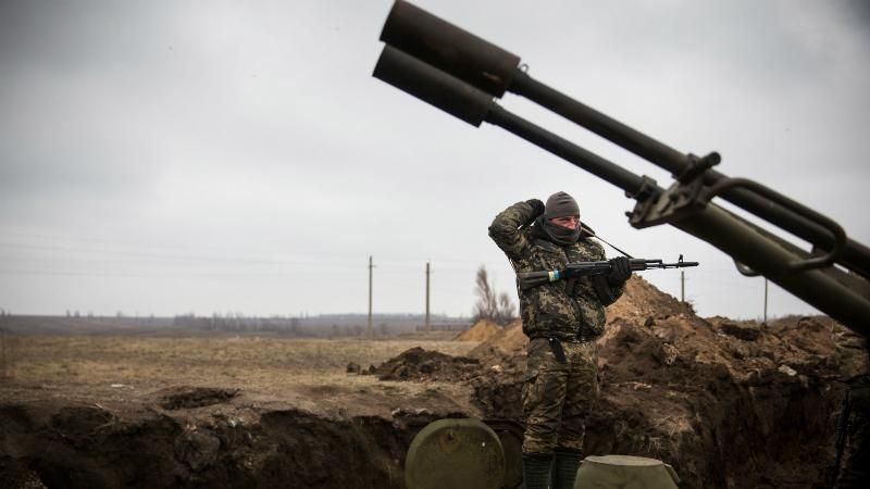 На Донбассе дальше горячо: есть раненые среди украинских воинов