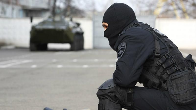 В Чечне нападение на российскую военную базу: много погибших военных и нападающих В Чечне нападение на российскую военную базу: много погибших военных и нападающих