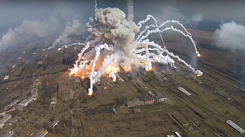 Взрыв на военных складах: появилось впечатляющее видео с дрона