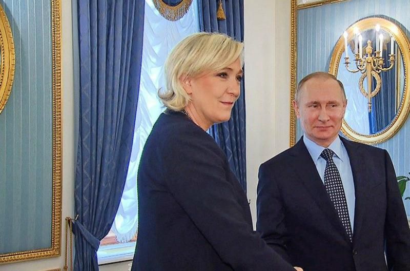 Ле Пен заявила, что нынешняя украинская власть "незаконная" и "бомбит гражданское население" Ле Пен заявила, что нынешняя украинская власть "незаконная" и "бомбит гражданское население"