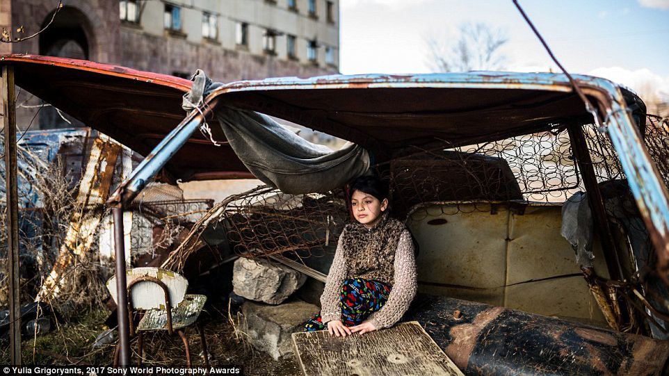Как живут дети в разных странах мира: шокирующие фотографии