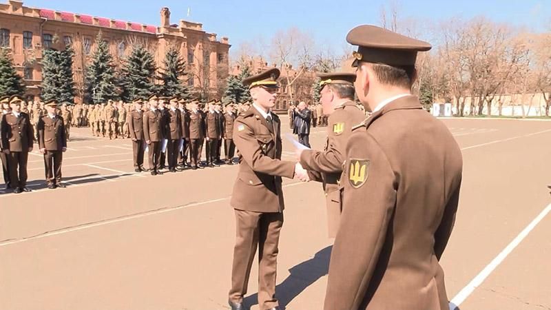 Офицерский корпус ВСУ пополнился 81 лейтенантом