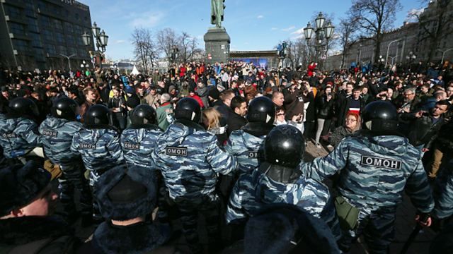 Політолог висміяв безглуздість мітингів у Росії