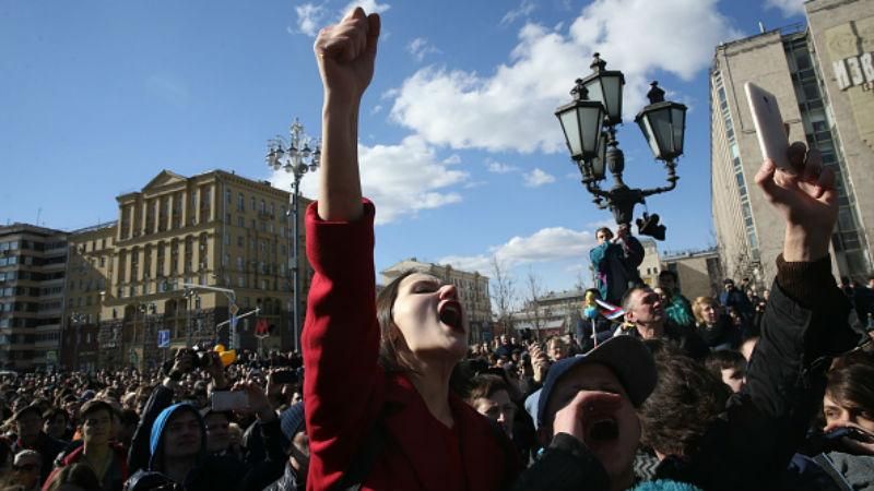 Працівників фонду Навального затримали: в офісі проводять обшуки Працівників фонду Навального затримали: в офісі проводять обшуки