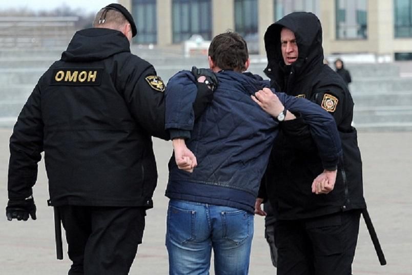 Через протести у Мінську затримали ще одного українця