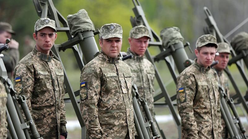 Советник Порошенко обнародовал проблемы с вооружением для ВСУ