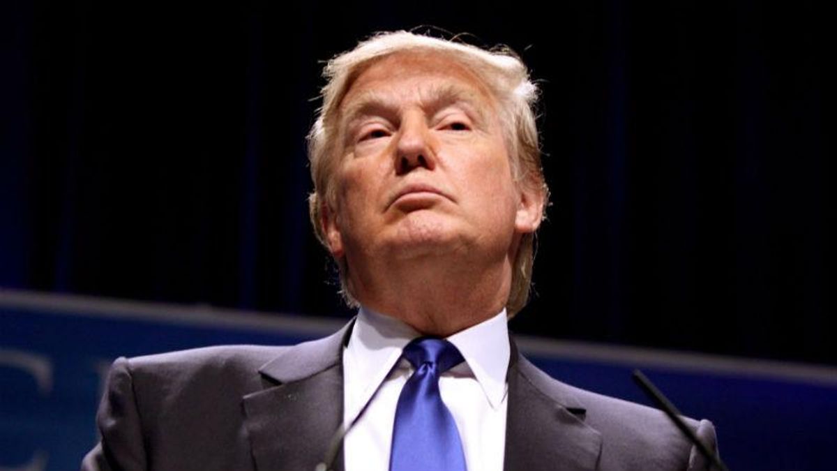 Трамп звинуватив Клінтон у співпраці з Росією Трамп звинуватив Клінтон у співпраці з Росією