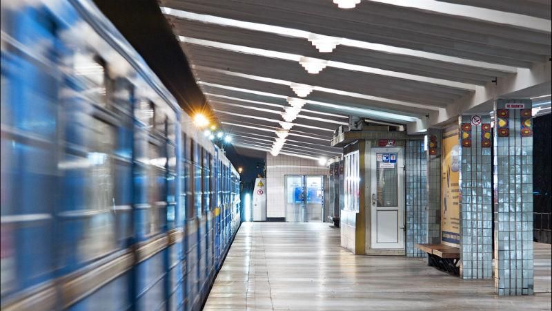 Из-за возмущения граждан в Киеве проверят станцию метро Из-за возмущения граждан в Киеве проверят станцию метро