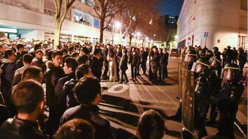 Протесты в Париже: китайская диаспора восстала против полиции