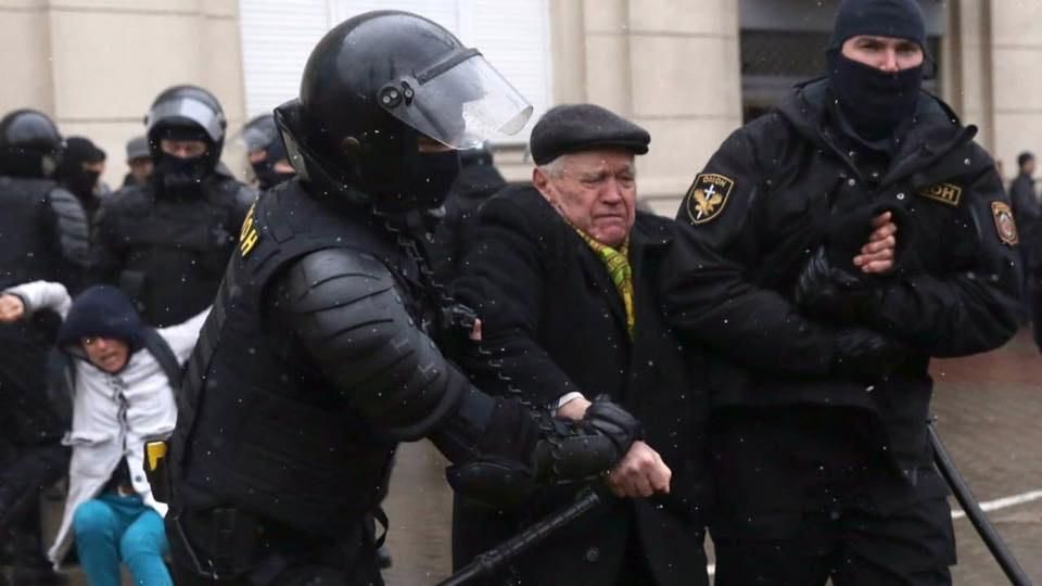 Безумный мир. "Відлига минула": якими будуть наслідки масштабних протестів в Білорусі