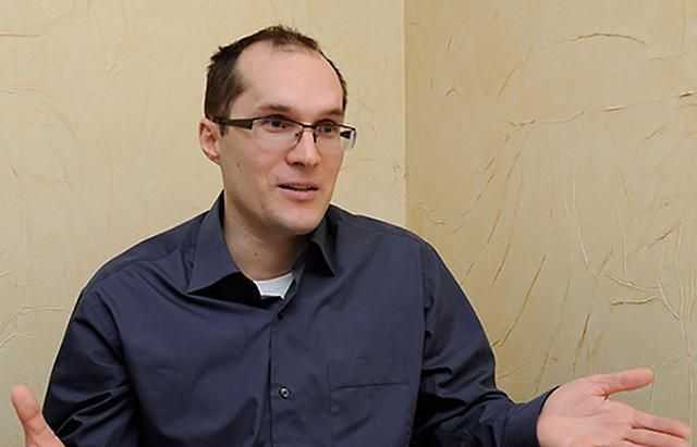 Журналист иронично высказался о намерении Порошенко возобновить военные суды Журналист иронично высказался о намерении Порошенко возобновить военные суды