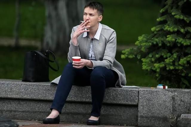 Савченко радить владі забути про паспорти "ЛДНР" Савченко радить владі забути про паспорти "ЛДНР"