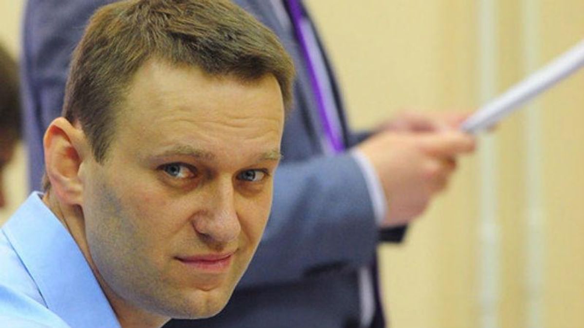 Абсурдный конфискат: шнурки Навального "помогут" следователем России в раскрытии дела Абсурдный конфискат: шнурки Навального "помогут" следователем России в раскрытии дела