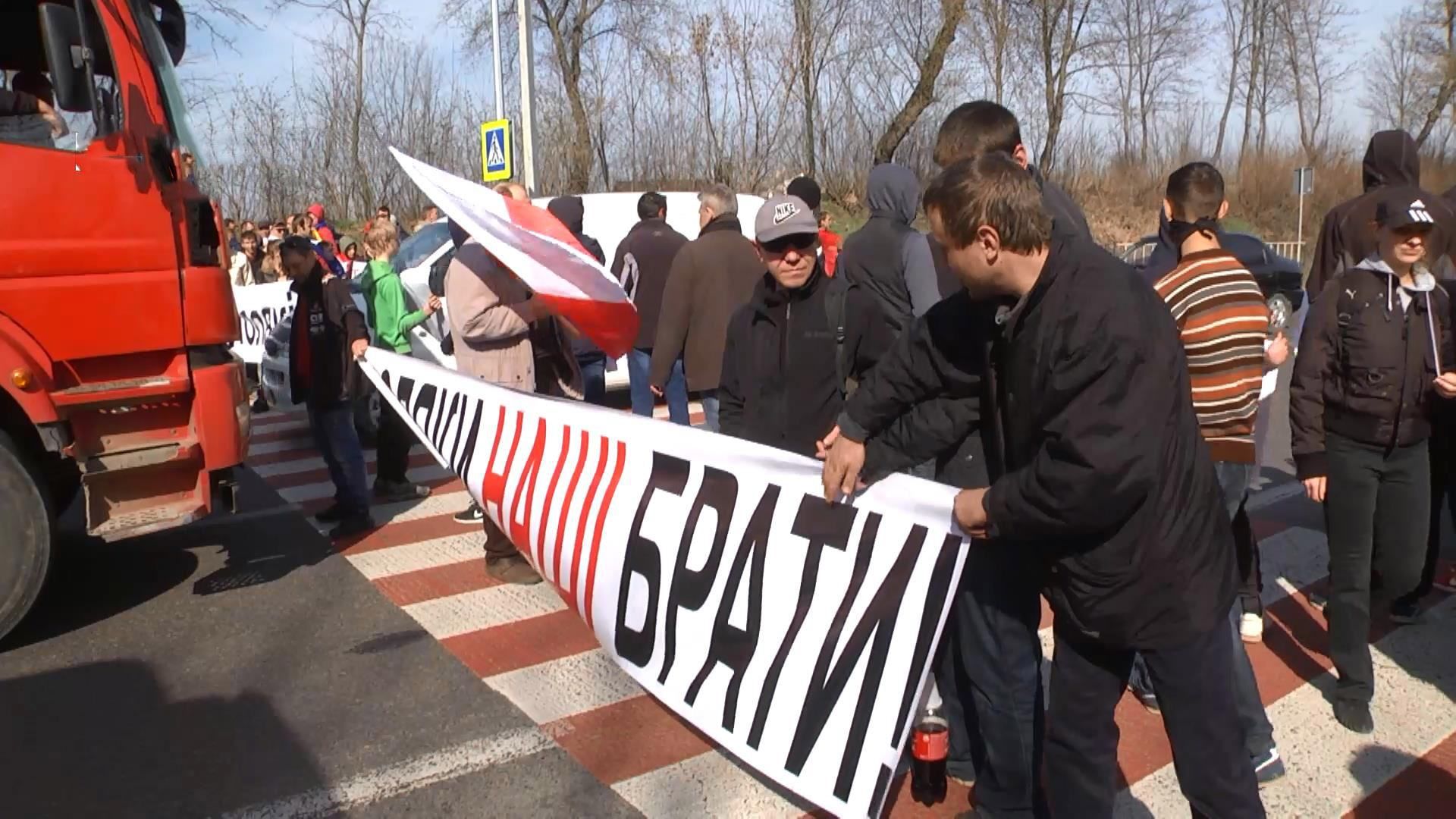 "Платили по 50-100 гривень": з'явилися нові деталі протесту-провокації на Львівщині "Платили по 50-100 гривень": з'явилися нові деталі протесту-провокації на Львівщині