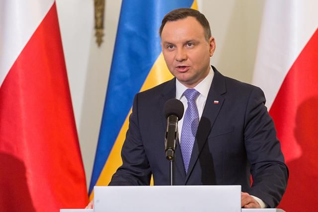 Російські пранкери від імені Порошенка зателефонували Дуді Російські пранкери від імені Порошенка зателефонували Дуді