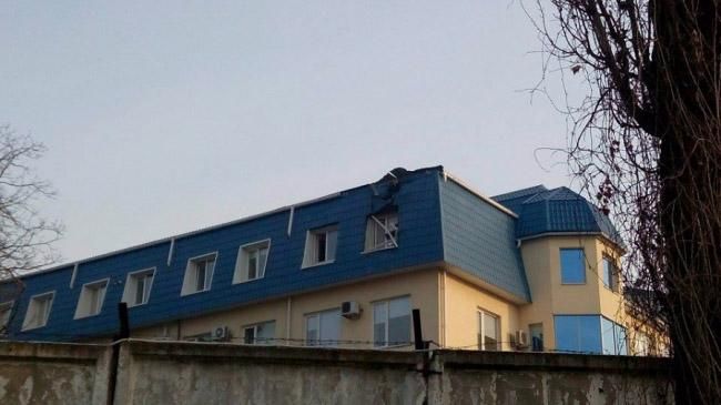 СБУ пропонує винагороду за інформацію про вибухи у генконсульстві Польщі СБУ пропонує винагороду за інформацію про вибухи у генконсульстві Польщі