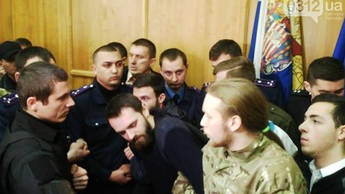 Військові побилися зі священиками в Ужгороді