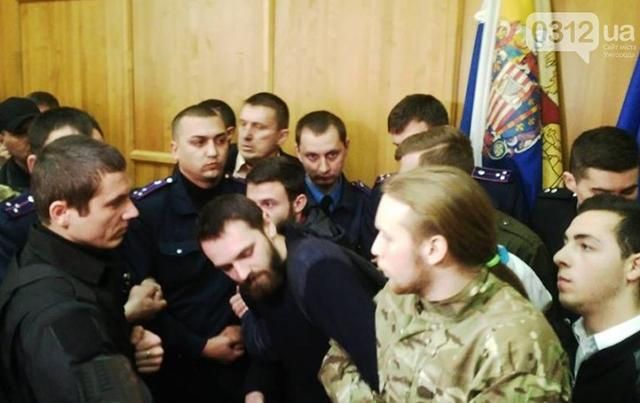 Військові побилися зі священиками в Ужгороді