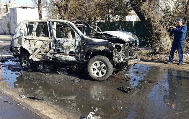 Вибух авто в Маріуполі визнали терактом: з’явилися промовисті відео
