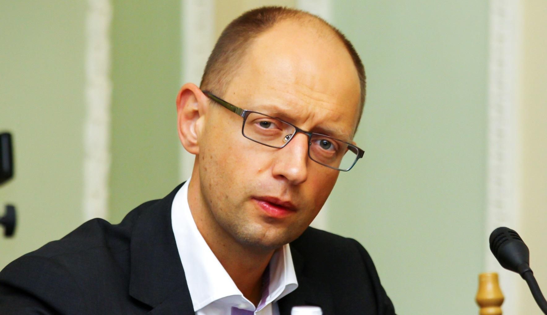 Арсений Яценюк подал е-декларацию о доходах и расходах за 2016 год Арсений Яценюк подал е-декларацию о доходах и расходах за 2016 год