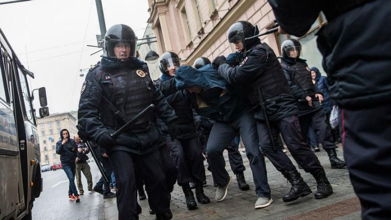 Під час мітингу в Москві затримали сина екс-депутата Держдуми
