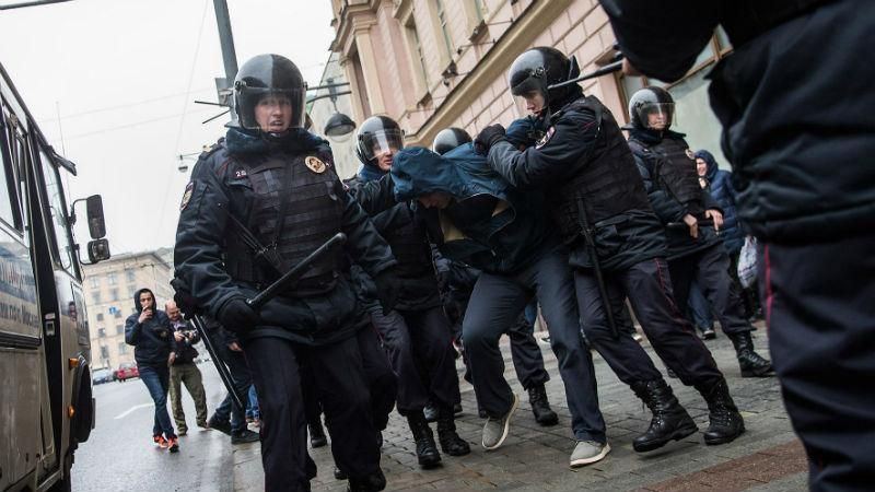 Во время митинга в Москве задержали сына экс-депутата Госдумы