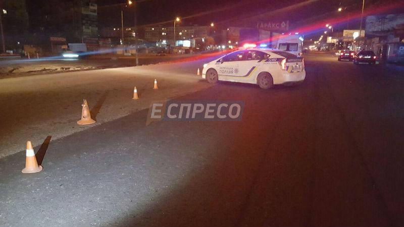 Водитель сбил пешехода в Киеве и оставил его умирать: фото аварии (18+) 